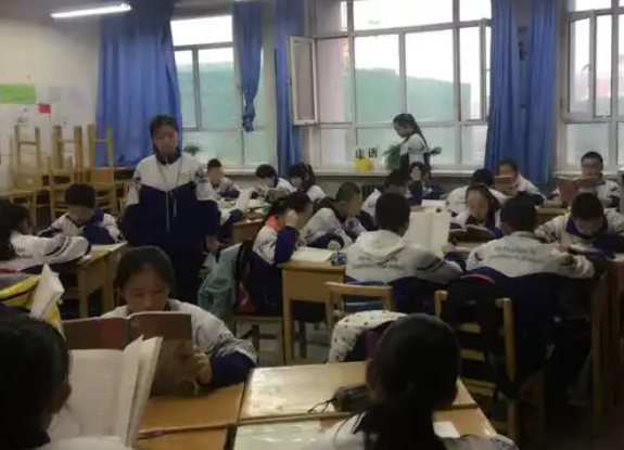 坚持五育并举促进学生全面发展以教育质量的稳步提高人人成才